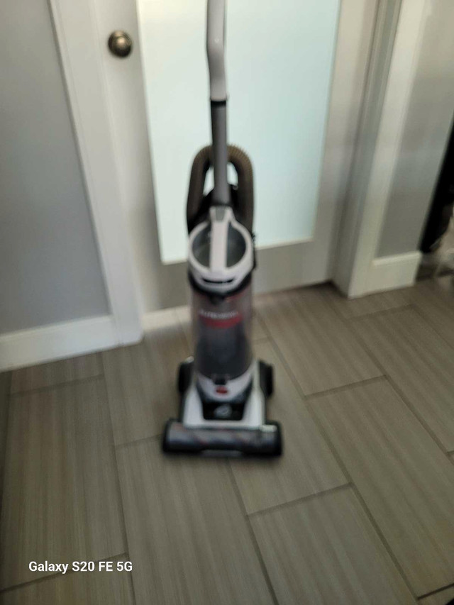 Hoover vacuum in Vacuums in Bedford - Image 3
