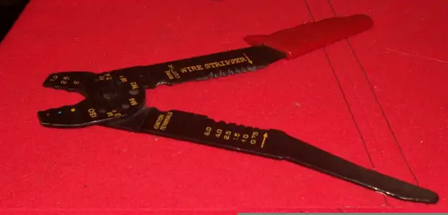 WIRE STRIPPER & WIRE CUTTER, BLACK & 1 ORANGE HANDLE in Other in Winnipeg - Image 4