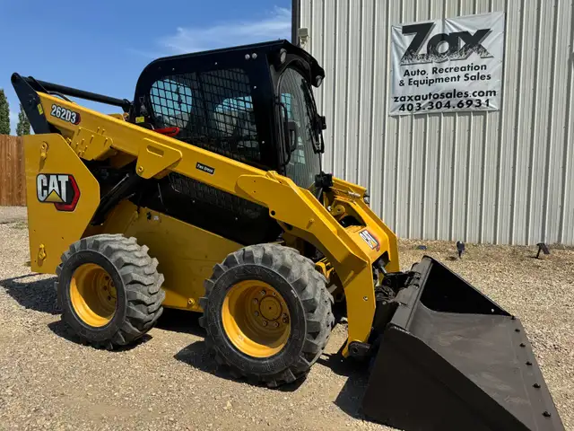 Caterpillar 262D3  Skid Steer, Excellent shape! Financing*** in Heavy Equipment in Red Deer - Image 2
