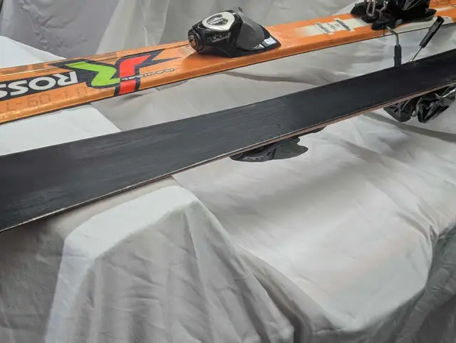 youth Rossignol skies in Ski in Hamilton - Image 4