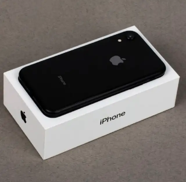 Apple iPhone XR  256GB Unlocked in Sleek Black in Cell Phones in City of Toronto - Image 3