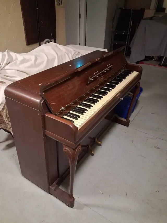 Kemble "Minx"  Spinet Mini Piano in Pianos & Keyboards in City of Halifax - Image 3