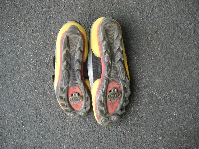 Diadora clipless pedal shoes size 42 European63009267699841121