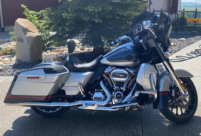 2019 Harley Davidson FLHXSE CVO Street Glide in Street, Cruisers & Choppers in Calgary