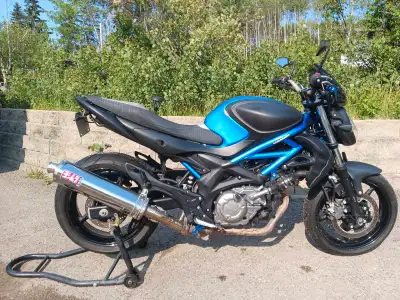 Easy bike to ride, low seat height. 18,994km