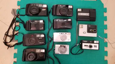 (all good condition but not tested with film nor batteries, feel free to bring your batteries and fi...