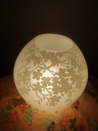 ~ Exquisite Frosted White Flower Lamp ~