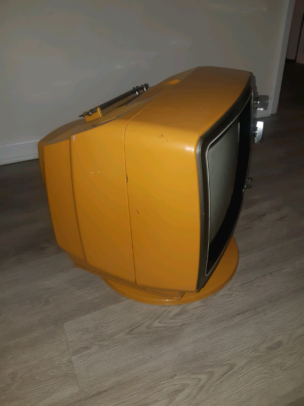 Vintage TV in TVs in Kingston - Image 2
