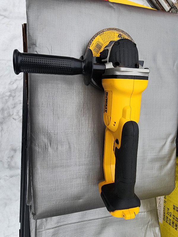 DEWALT 20V MAX Lithium-Ion Cordless 4-1/2-Inch To 5-Inch Grinder in Power Tools in Windsor Region - Image 4