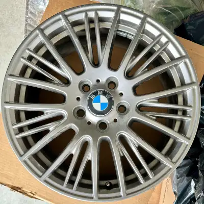 A set of 4, 18" BMW alloy wheels for Sale. What a great opportunity to dress up your winter tires (o...