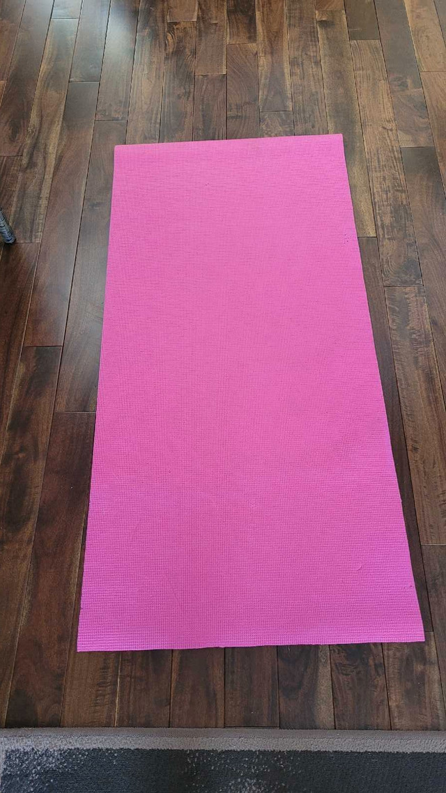 Pink yoga mat, youth size in Exercise Equipment in Strathcona County - Image 3