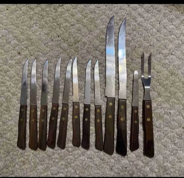 Vintage Knife Set436980376520642560