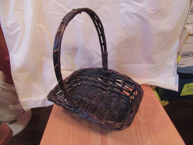 BASKETS - LARGER SIZES - LOT # 3 in Home Décor & Accents in Bedford - Image 4
