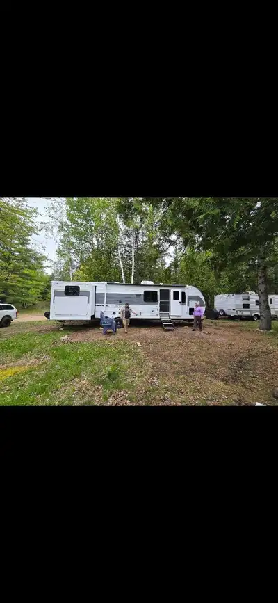 2025 Forest River Wildwood 31KQBTS – Like New – $42,000 Selling our 2025 Wildwood 31KQBTS travel tra...