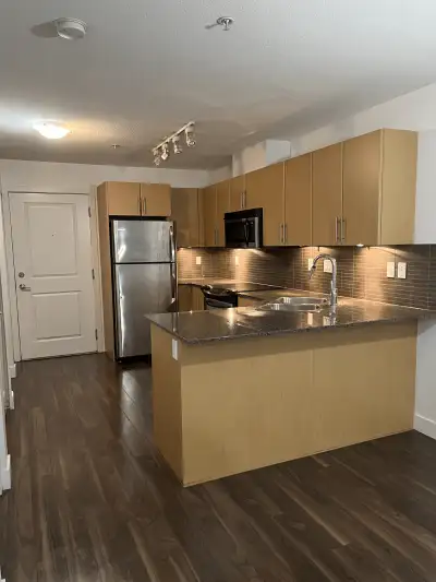 $1,750 - 573ft2 - Spacious 1 bedroom 1 bathroom - Walnut Grove
