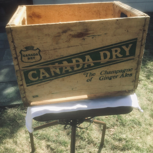 Canada Dry Ginger Ale Wooden Crate in Outdoor Tools & Storage in City of Toronto - Image 4