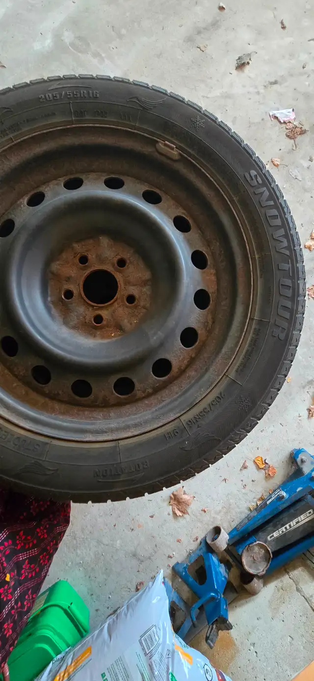 used winter tires on steel rims in Tires & Rims in Mississauga / Peel Region - Image 4