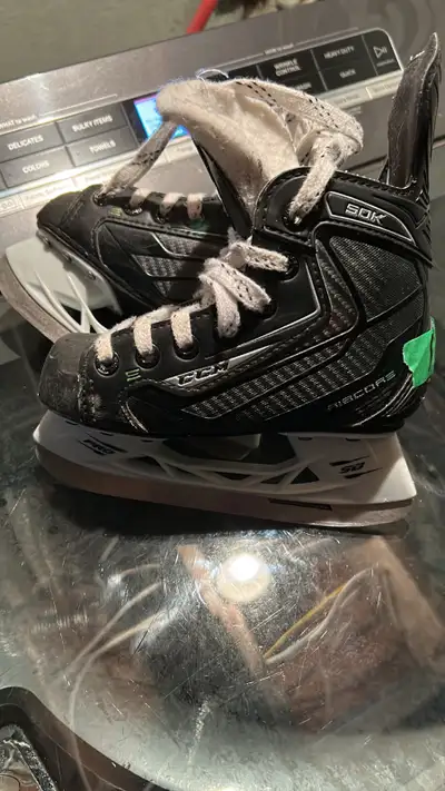 Youth 10 Ccm hockey skates , View more