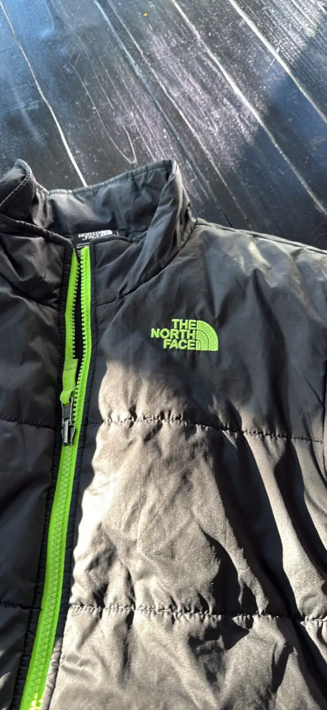 North Face Jacket in Kids & Youth in Calgary - Image 3