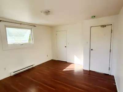 One room on the first floor with two big windows and huge closet is available for rent for November...