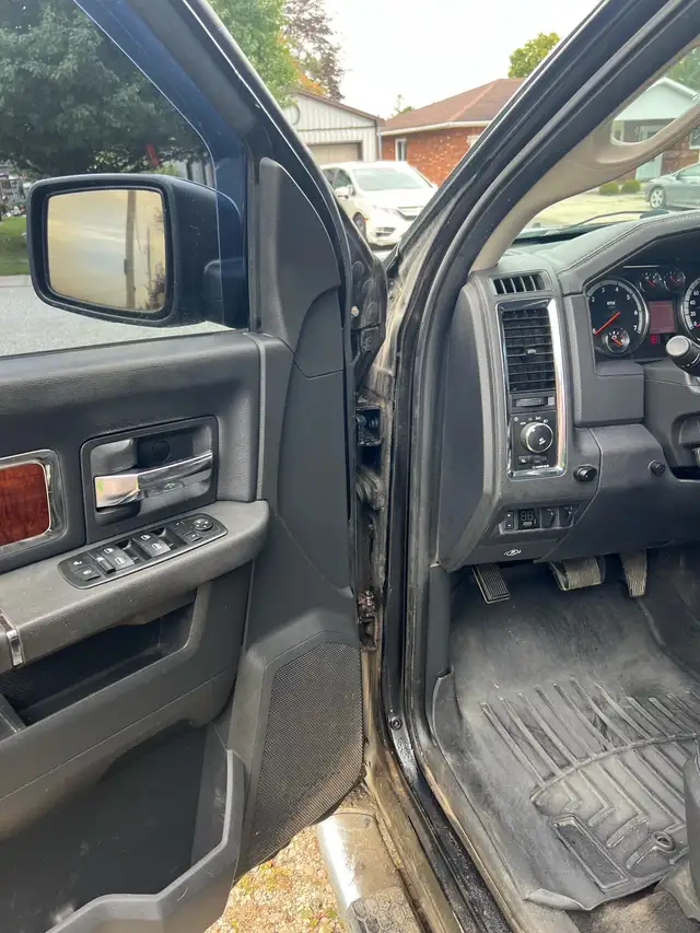 2011 Ram 1500 Laramie 4x4570156170022768646