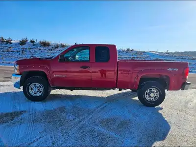 2008 Chevy Silverado 2500HD Gas v8 284k km $20,999 Safetied
