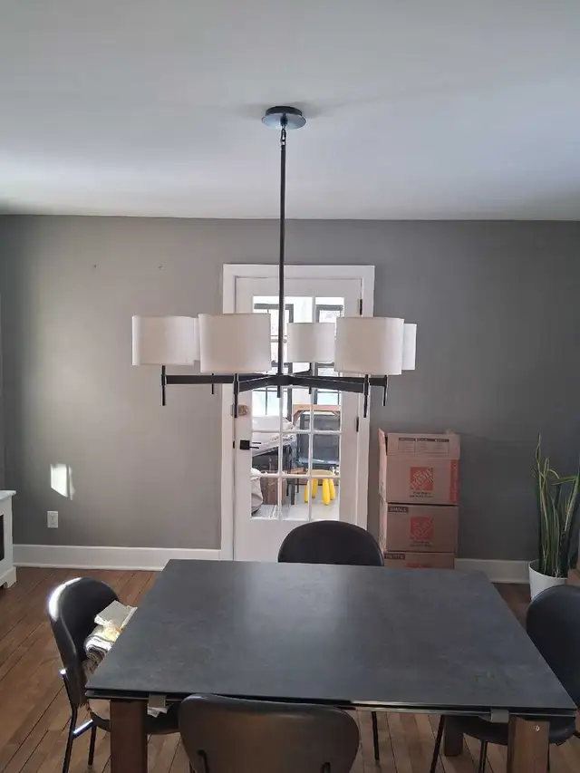 Designer iron chandlier in Indoor Lighting & Fans in City of Montréal - Image 2
