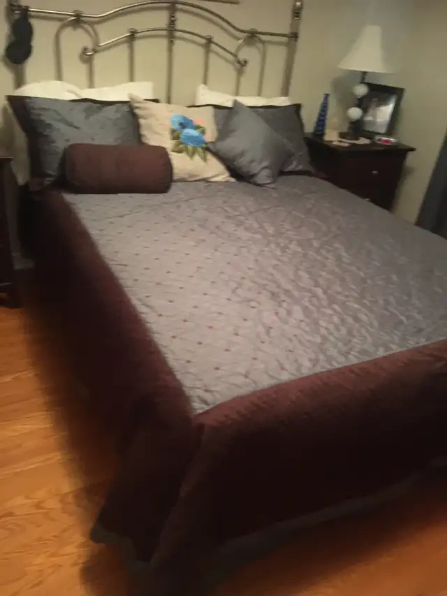 comforter set in Bedding in Mississauga / Peel Region - Image 3