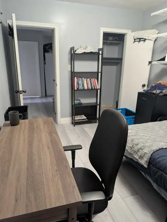 Private Room Rental  in Room Rentals & Roommates in Peterborough - Image 5