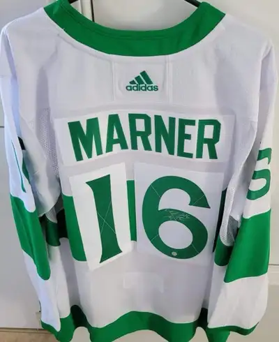 Show your team pride with this Adidas Mitch Marner Toronto Maple Leafs St. Patrick's Day jersey. Thi...