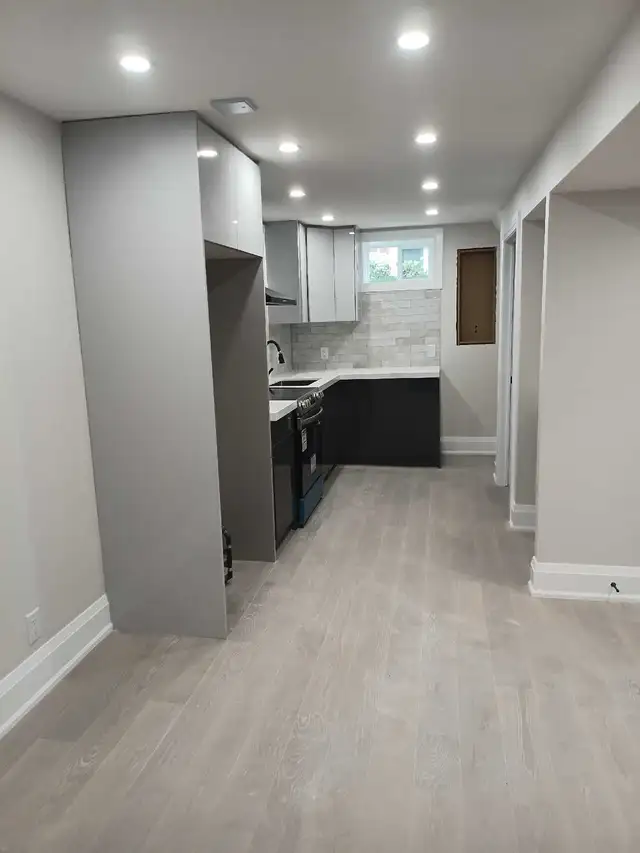 Vynil flooring laying sq. ft. , Wood stain, Tile