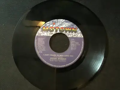 45 tours “ I just called to say I love you” Stevie Wonder, View more
