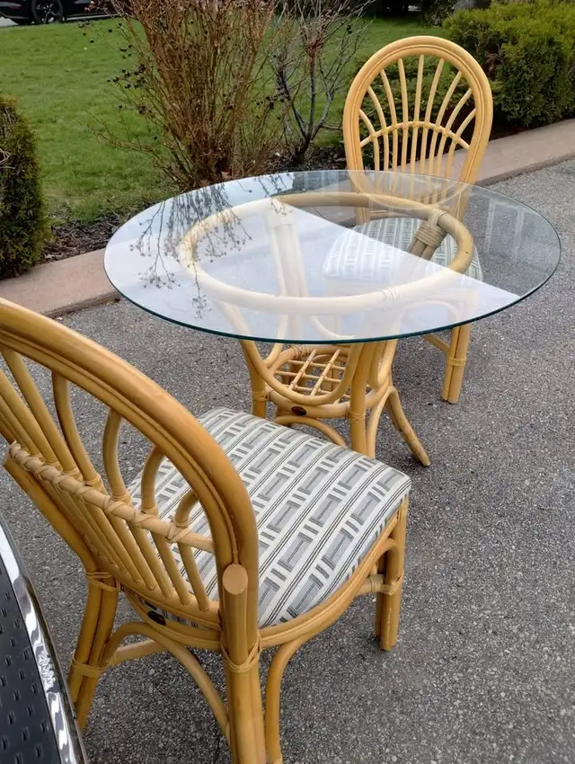 80's Retro 3-Piece Boca Rattan Wicker Set in Coffee Tables in City of Toronto - Image 4