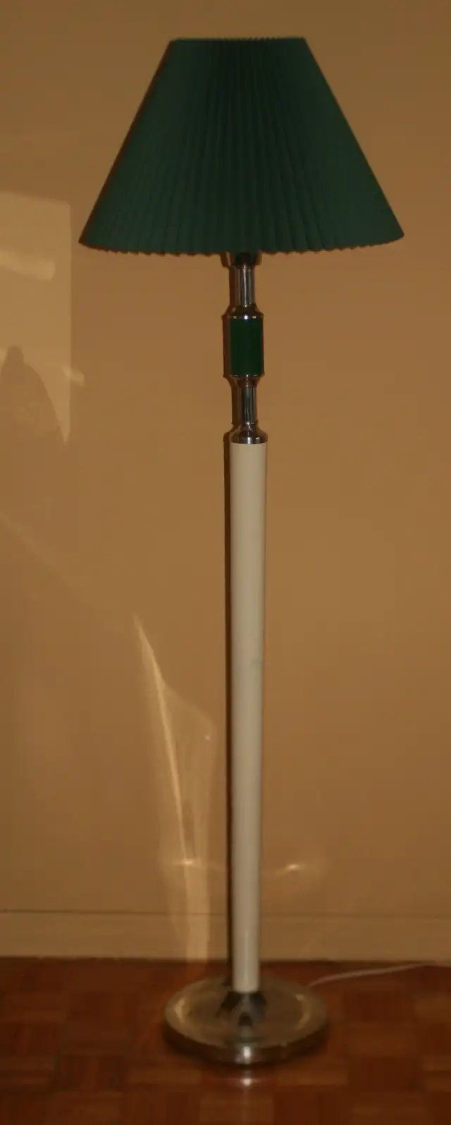 Vintage MCM Chrome and Wood Floor Lamp with Tulip Glass Shade in Indoor Lighting & Fans in City of Toronto - Image 11