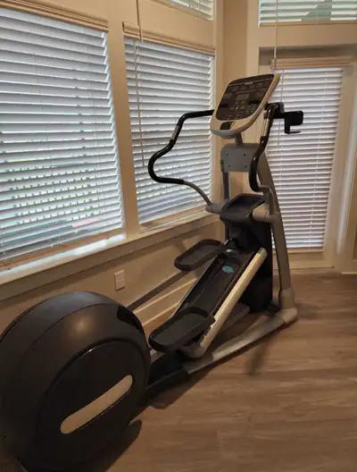 Precor Elliptical EFX833 Commercial Grade , View more