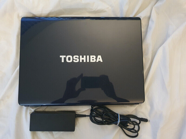 Toshiba laptop for parts in Laptops in City of Toronto