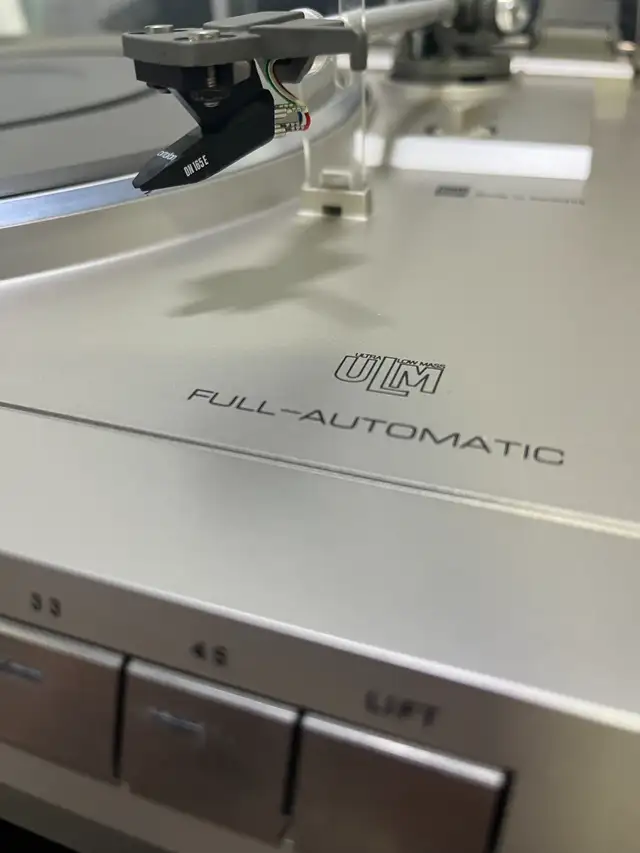 Vintage Dual Turntable in Stereo Systems & Home Theatre in City of Toronto - Image 5