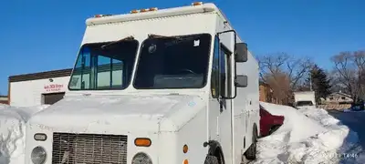 heavy Work truck for TRADE: 2002 Freightliner grumman