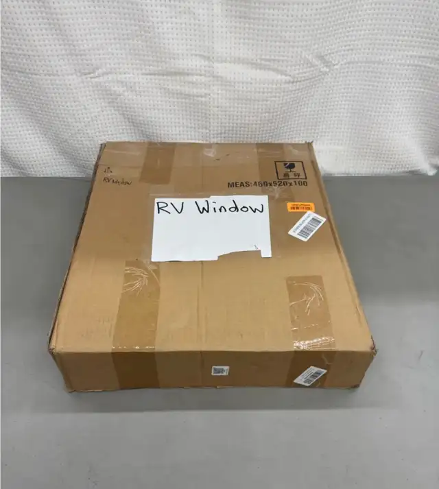 RV Sliding Window with Screen in Other in Hamilton - Image 4