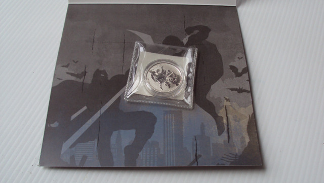 BATMAN VS SUPERMAN:  DAWN OF JUSTICE $20 RCM COIN in Arts & Collectibles in Hamilton - Image 4