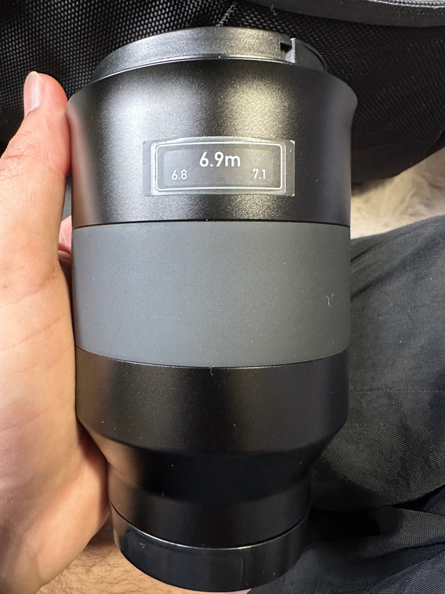 Zeiss Batis 135mm F/2.8 for Sony E mount in Cameras & Camcorders in Hamilton - Image 2