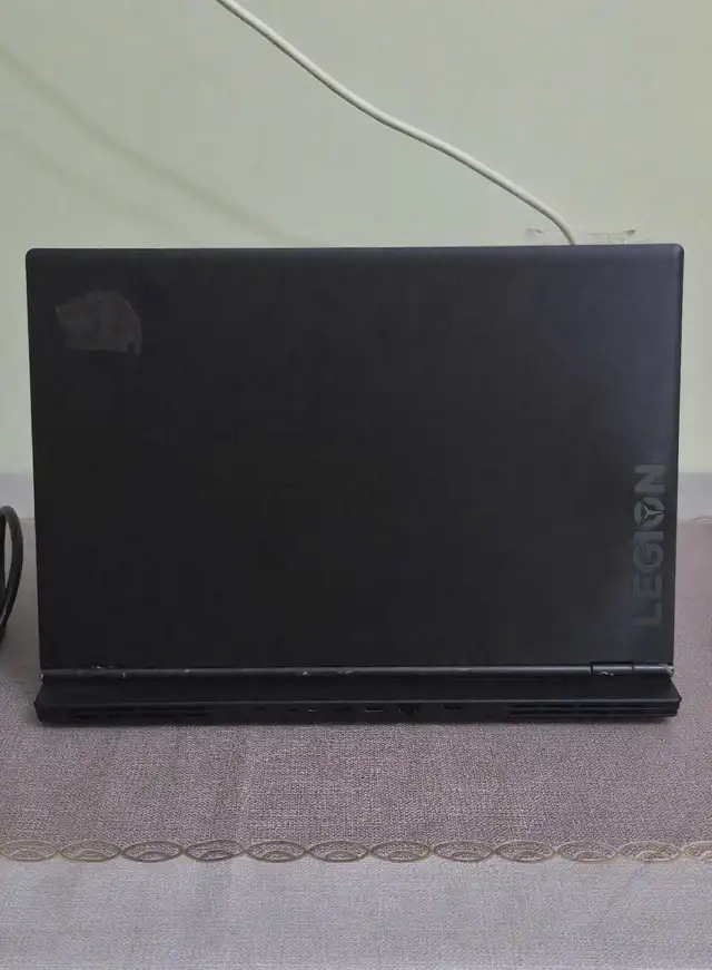 Gaming laptop Lenovo Legion Y540 i7 in Laptops in City of Montréal - Image 3