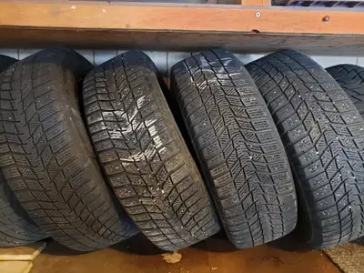 4 good snow tires 195 65 15 on honda civic 114.3x5 bolt rims $160. london east