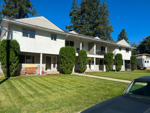 Renovated 3 Bedroom + Den Townhouse in Penticton – October in Long Term Rentals in Penticton - Image 11