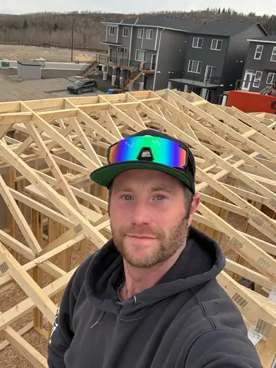 LOOKING FOR FRAMING CREW TO JOIN, View more