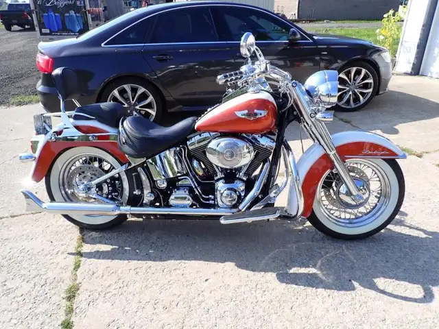 2006 Harley-Davidson Softail Deluxe Motorcycle in Motorcycle Parts & Accessories in City of Toronto - Image 4