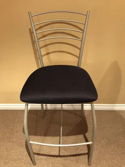Black Fabric on larger size seat Silver Metal backrest and legs In Excellent Condition - New never u...