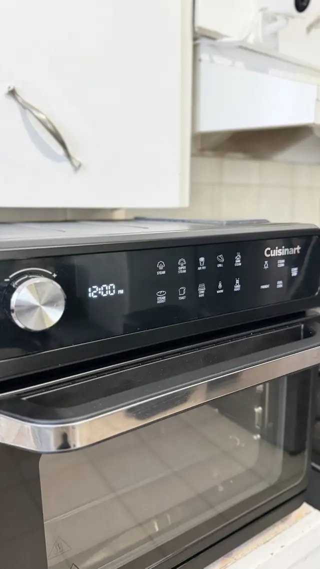 Cuisinart Gourmet Pro Air Fryer Oven, Toast, Grill, Broil, Steam in Toasters & Toaster Ovens in St. Catharines - Image 8