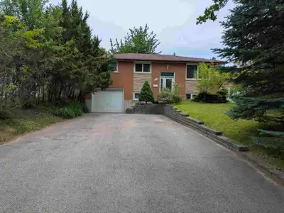 Newly renovated 5 bedroom house looking for 3 more male students to move in, house is fully furnishe...
