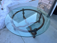 ROUND COFFEE TABLE W/WOOD BASE